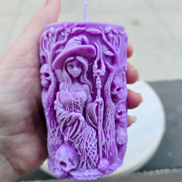 Handmade ✦ Witch & Skulls Candle ✦ Vanilla Brandy Soy Wax Gothic Decor Halloween - Picture 7 of 8